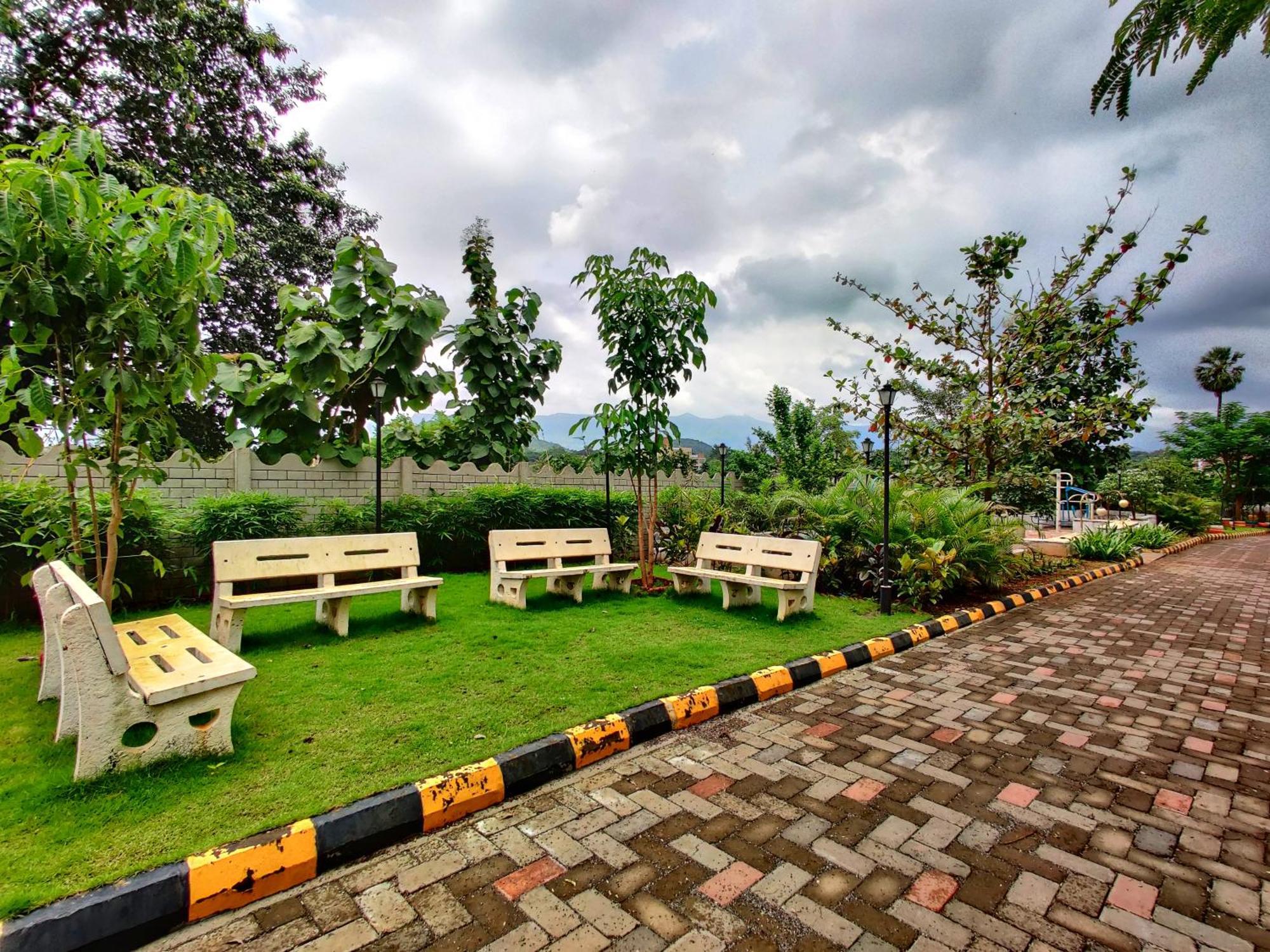 Pushpam Sanskruti Resort Karjat - A Pure Veg Resort Dhamni Exterior foto