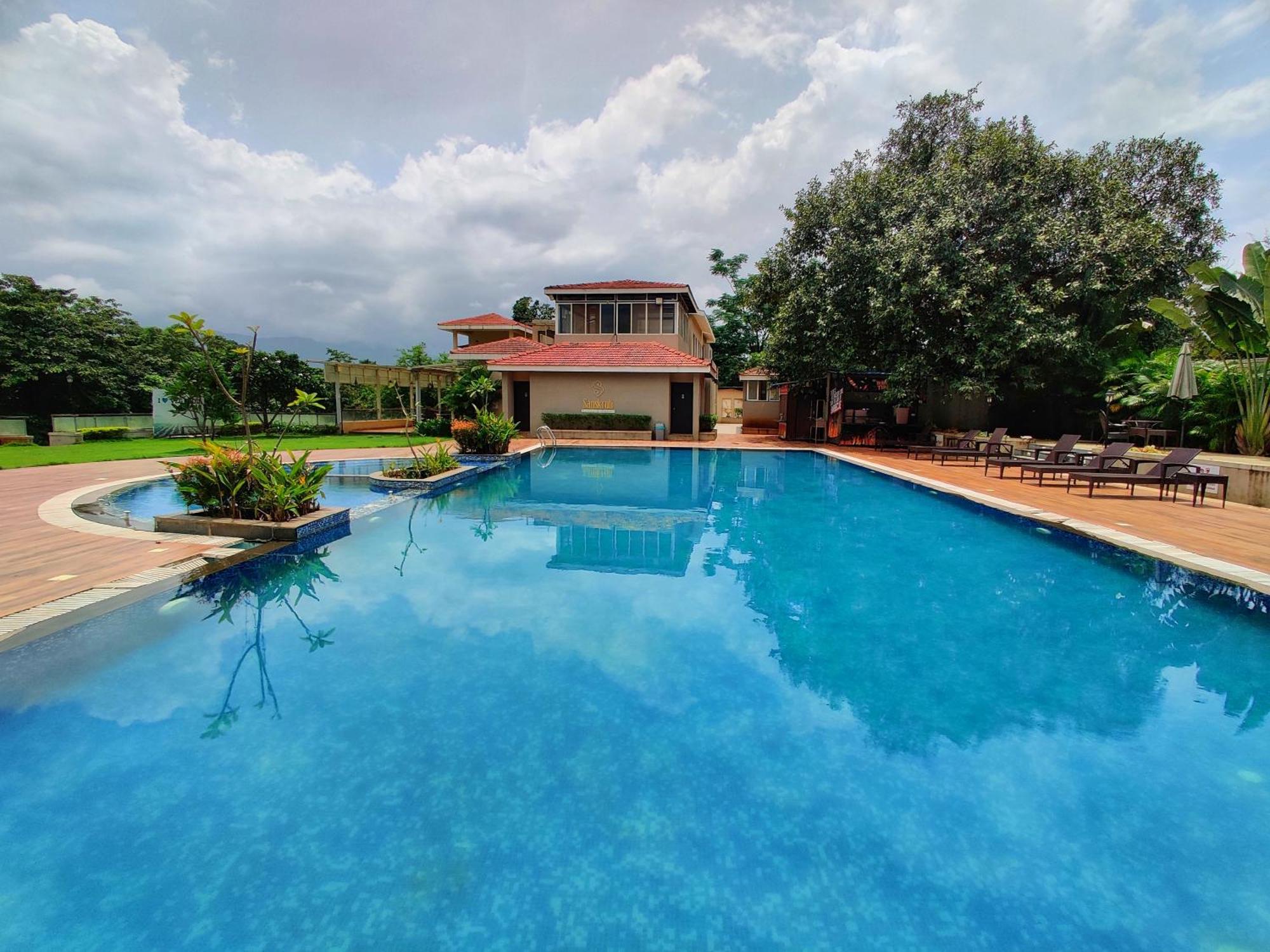 Pushpam Sanskruti Resort Karjat - A Pure Veg Resort Dhamni Exterior foto